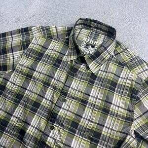 Kuhl Shirt Mens Small Green Plaid Outdoor Hiking Ionik Short Sleeve Metal Button